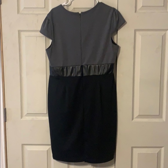 Women’s Dress - Picture 3 of 3